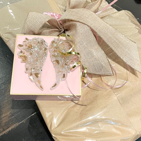 Darling pink angel wing glass art block - Picture 4 of 5